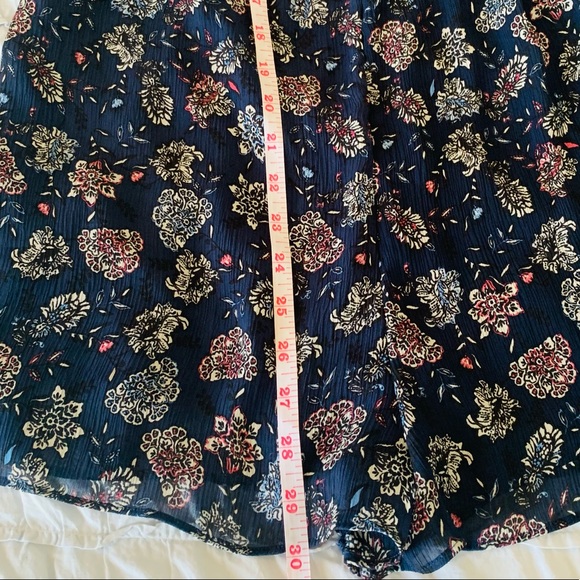 Long sleeve V neck Romper - Picture 8 of 9